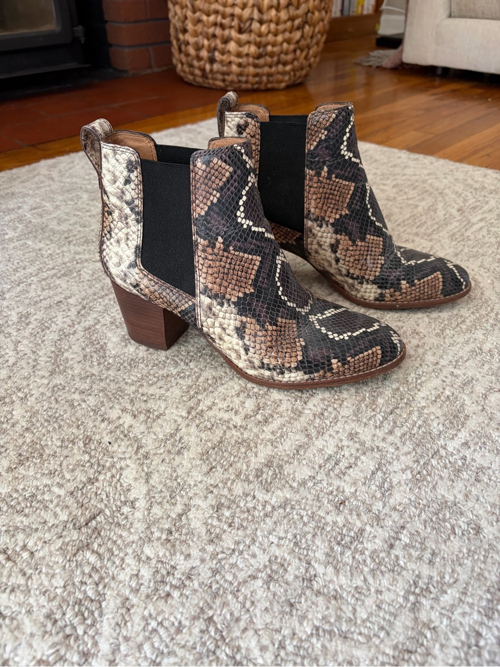 Madewell Women's Snake-Print Chelsea Booties - Brown/Black